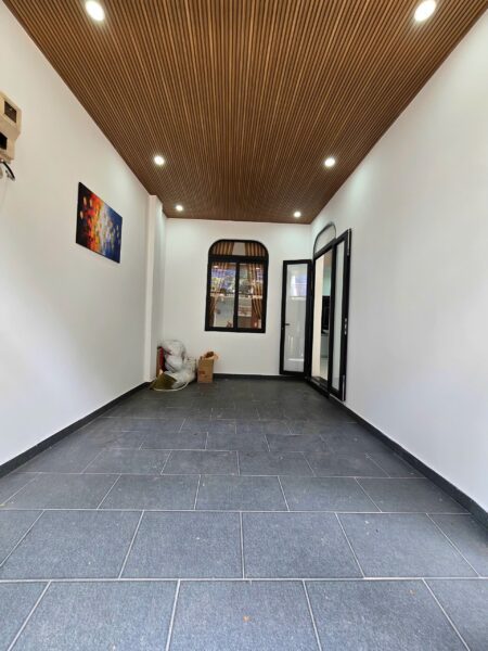 Nhà 3 tầng mặt tiền Trường Chinh 80mv, 5550