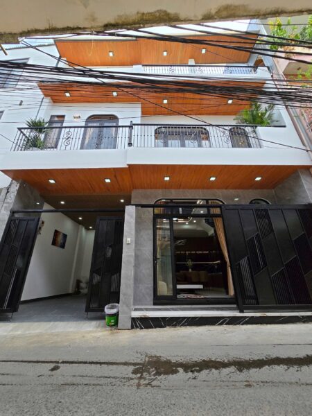 Nhà 3 tầng mặt tiền Trường Chinh 80mv, 5550