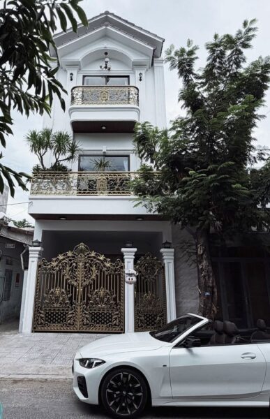 Nhà 3 tầng mặt tiền Nguyễn Chích 9200