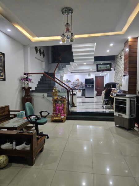 Nhà 3 tầng mặt tiền Đặng Hoà 100mv, 6100