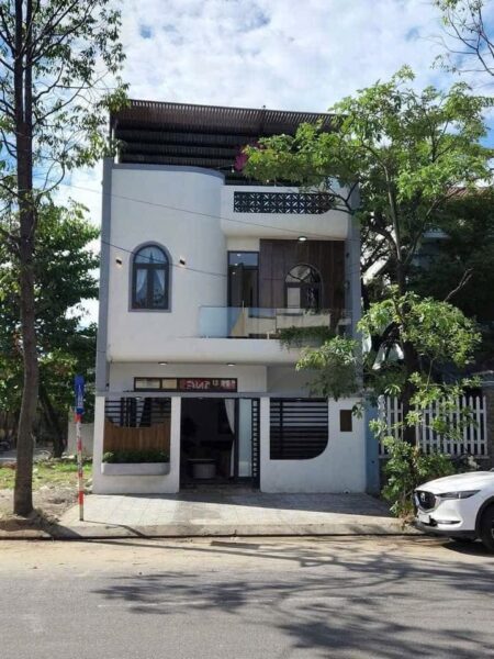 Nhà 2 tầng mặt tiền Đồng Xoài, 69mv, 5900