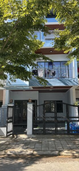 Cho thuê nhà 3 tầng mặt tiền Khu Ecocham 20tr