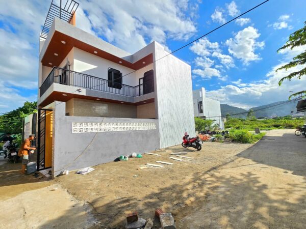 Nhà 2 tầng kiệt ô tô Tôn Đản, 95mv, 4750