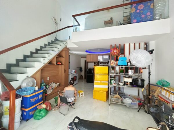 Nhà mê lửng kiệt ô tô Trần Đình Tri 3450