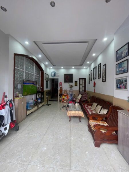 Nhà 3 tầng kiệt ô tô Hoàng Diệu 174mv, 12ty5