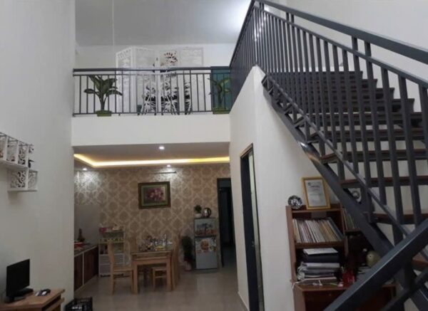 Nhà mê lửng mặt tiền Tôn Đản 100mv, 5700