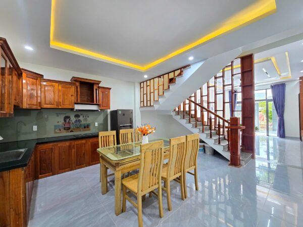Nhà 2 tầng kiệt ô tô Tôn Đản 100mv, 5200