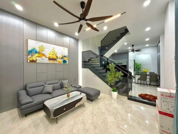 Nhà 3 tầng kiệt Tiểu La, 51mv, 5550