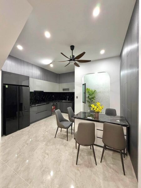 Nhà 3 tầng kiệt Tiểu La, 51mv, 5550