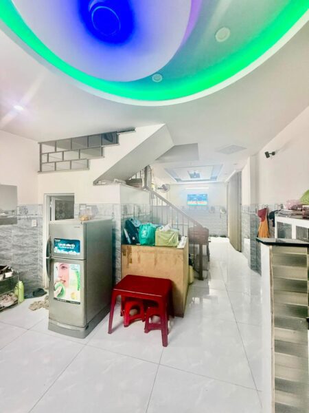 Nhà 4 tầng kiệt Hoàng Diệu 3850