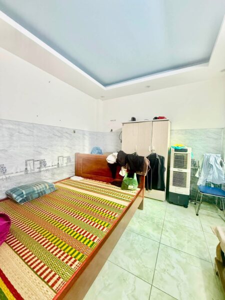 Nhà 4 tầng kiệt Hoàng Diệu 3850