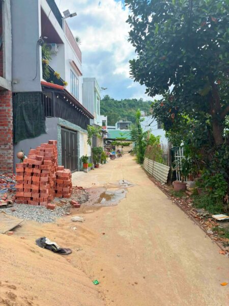 Đất kiệt ô tô Trần Đình Nam 75mv, 3250