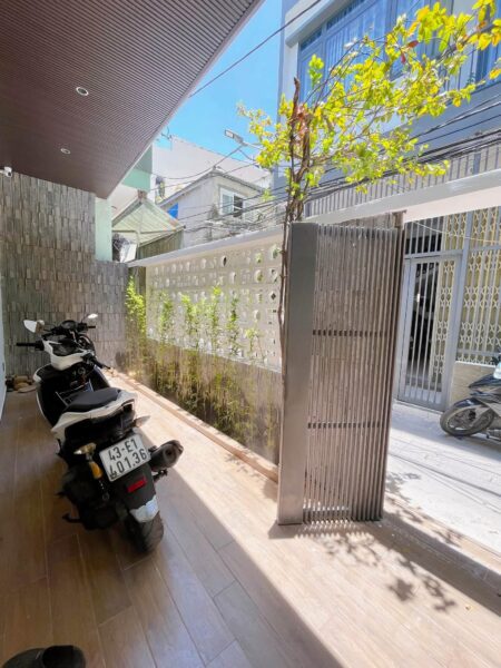 Nhà 2 tầng kiệt Ông Ích Khiêm 73mv, 5900