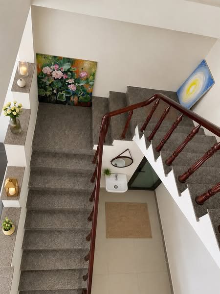 Cho thuê nhà 2 tầng mặt tiền Đông Hải 17tr