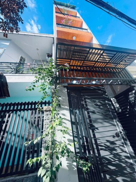 Nhà 5 tầng kiệt ô tô Ông ích khiêm 49mv 5350