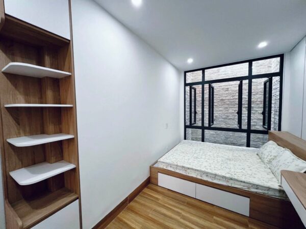 Nhà 5 tầng kiệt ô tô Ông ích khiêm 49mv 5350