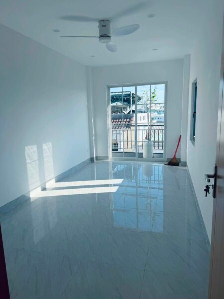 Nhà 5 tầng kiệt ô tô Ông ích khiêm 49mv 5350