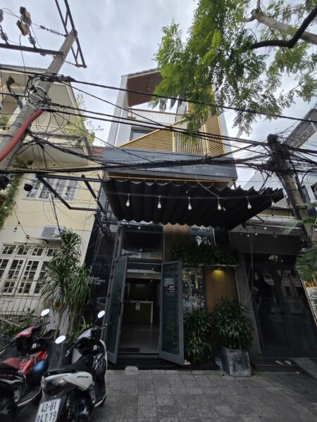 Cho thuê nhà 4 tầng mặt tiền Lý Thường Kiệt 20tr