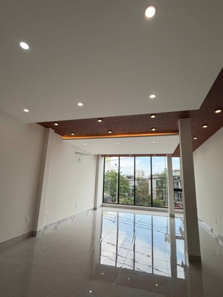 Nhà 3 tầng mặt tiền Nguyễn Tri Phương 21ty5