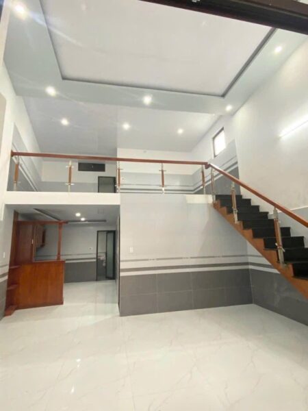 Nhà mê lửng kiệt ô tô Hoàng Văn Thái 3600