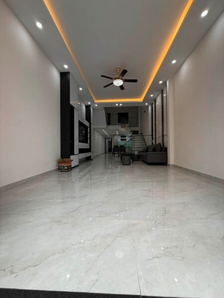 Nhà 2 tầng mặt tiền Giáp Văn Cương 6950