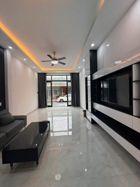 Nhà 2 tầng mặt tiền Giáp Văn Cương 6950