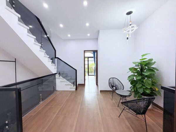 Nhà 3 tầng mặt tiền Hoà Minh, 78mv, 7900