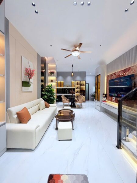 Nhà 3 tầng mặt tiền Hoà Minh, 78mv, 7900