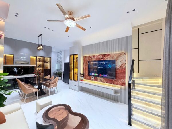 Nhà 3 tầng mặt tiền Hoà Minh, 78mv, 7900