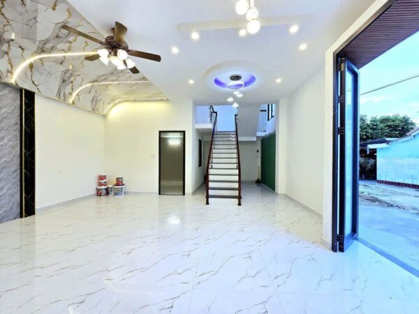 Nhà 3 tầng kiệt ô tô Tôn Đản 80mv, 4500