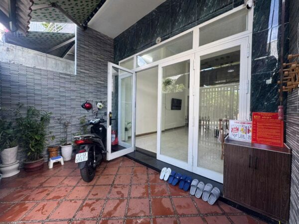 Nhà 2 tầng rưỡi mặt tiền Mỹ Đa Đông 12ty