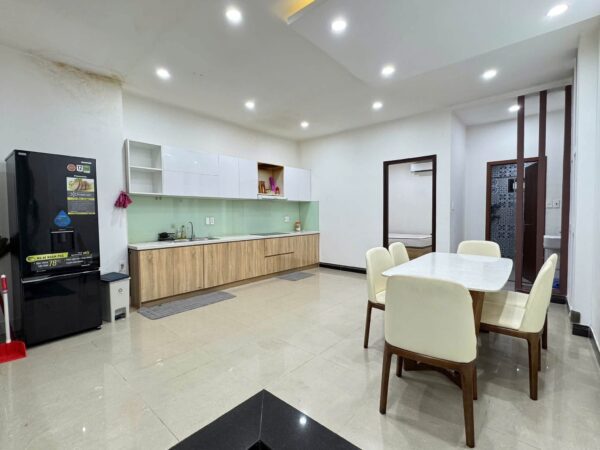 Nhà 2 tầng mặt tiền Nguyễn Khang 7570