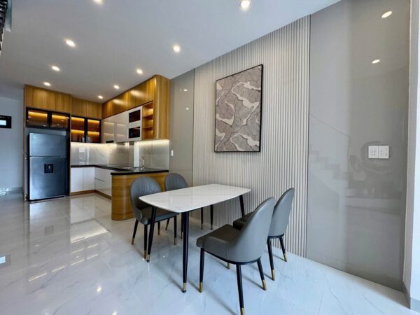 Nhà 3 tầng kiệt Huỳnh Ngọc Huệ 5250