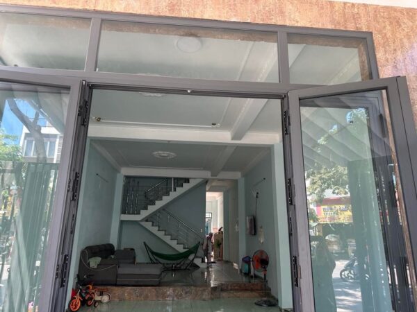 Nhà 2 tầng mặt tiền Trần Nhân Tông 11ty8