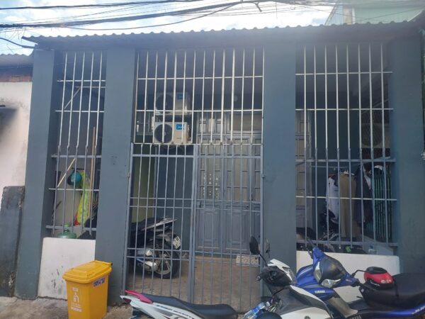 Nhà trọ kiệt ô tô Âu Cơ 100mv, 3450