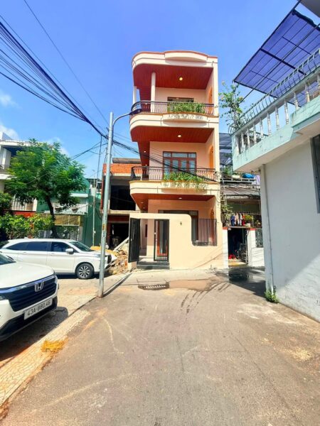 Nhà 3 tầng 2 mặt tiền Trần Xuân Lê 60mv, 6700