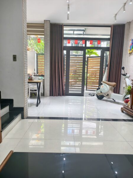 Nhà 3 tầng mặt tiền Dương Tụ Quán 96mv, 23ty