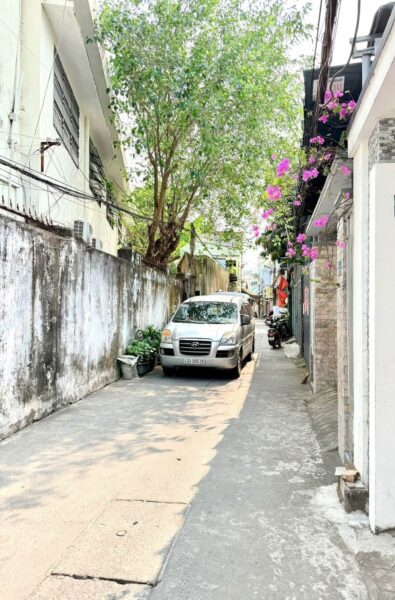 Nhà kiệt ô tô Nguyễn Lương Bằng 65mv, 3150