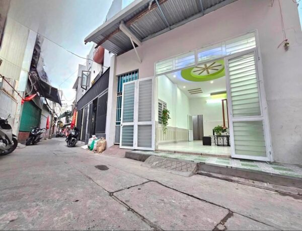 Nhà kiệt ô tô Nguyễn Lương Bằng 65mv, 3150