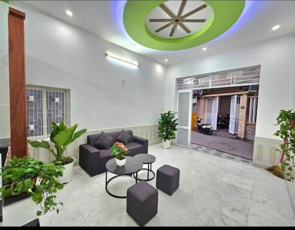Nhà kiệt ô tô Nguyễn Lương Bằng 65mv, 3150