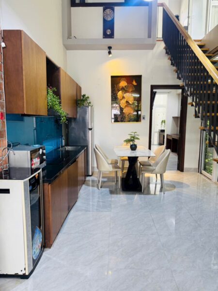 Nhà 2 tầng mặt tiền Nguyễn Hữu Hào 90mv, 8500