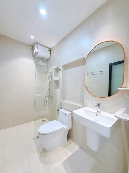Nhà 3 tầng mặt tiền Nguyên Hồng 72mv, 8800