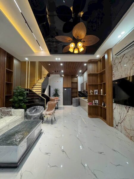 Cho thuê nhà 4 tầng kiệt ô tô Trần cao Vân 25tr