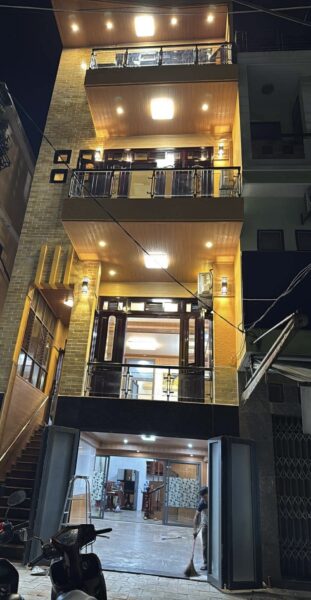 Cho thuê nhà 5 tầng mặt tiền đường 3/2, 79mv, 40tr