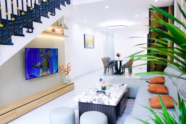 Nhà 2 tầng mặt tiền Hoa Lư 72mv, 7900