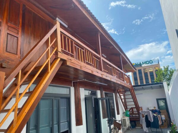 Nhà biệt thự mặt tiền Trần Sâm 180mv, 15ty5
