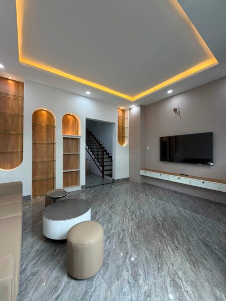 Cho thuê nhà 4 tầng kiệt Trưng Nữ Vương 53mv, 27tr