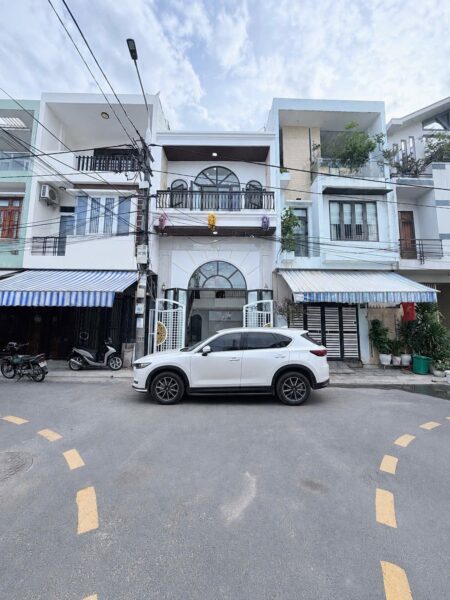 Nhà 2 tầng rưỡi mặt tiền Hà Khê, 60mv, 6750