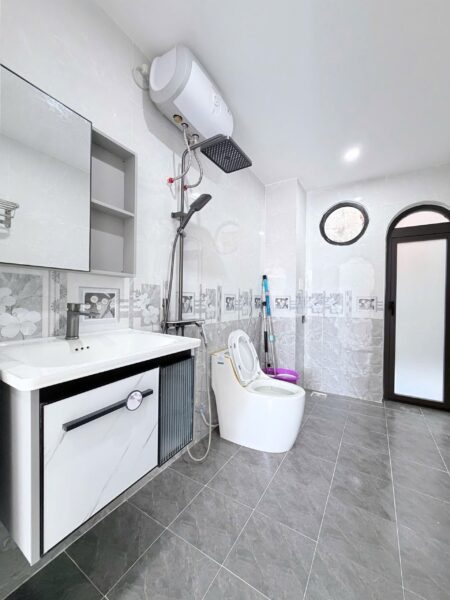 Nhà 2 tầng rưỡi mặt tiền Hà Khê, 60mv, 6750