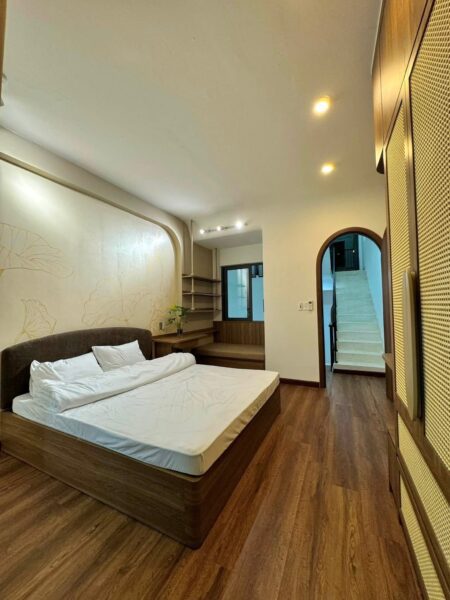 Nhà 3 tầng kiệt ô tô Nguyễn Văn Linh 57mv, 6900